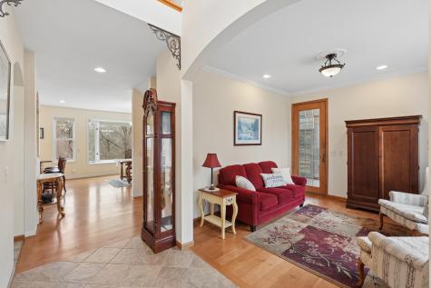 287 Plainview Drive River Falls WI 54022