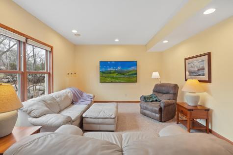 287 Plainview Drive River Falls WI 54022
