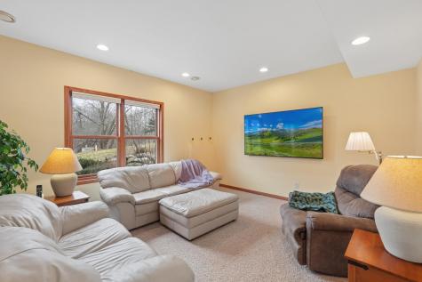 287 Plainview Drive River Falls WI 54022