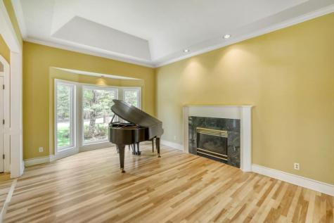 7170 Kenmare Drive Bloomington MN 55438