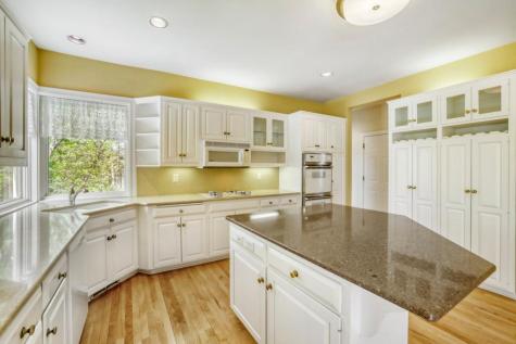 7170 Kenmare Drive Bloomington MN 55438