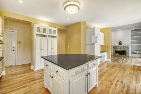 7170 Kenmare Drive Bloomington MN 55438