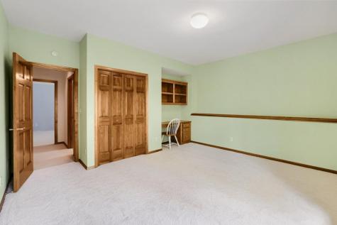 7170 Kenmare Drive Bloomington MN 55438