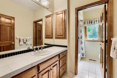7170 Kenmare Drive Bloomington MN 55438