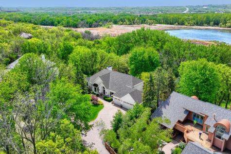 7170 Kenmare Drive Bloomington MN 55438