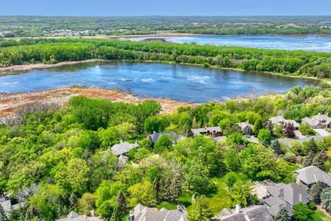 7170 Kenmare Drive Bloomington MN 55438