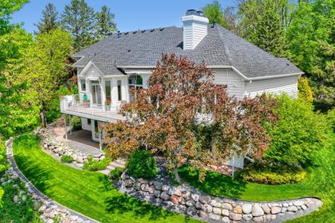 7170 Kenmare Drive Bloomington MN 55438