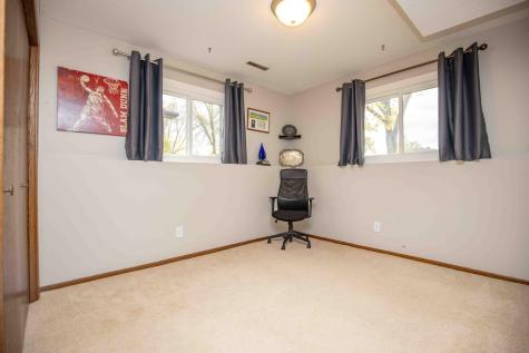 21 Birch Lane S Fargo ND 58103