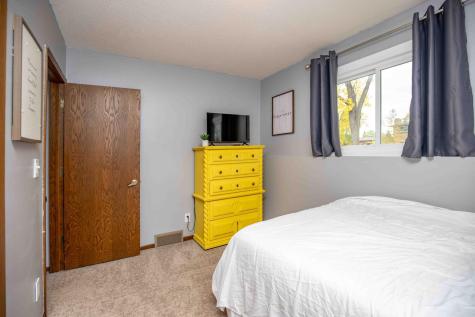 21 Birch Lane S Fargo ND 58103