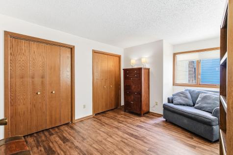 1581 Wheelock Lane Saint Paul MN 55117