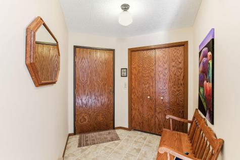 1581 Wheelock Lane Saint Paul MN 55117