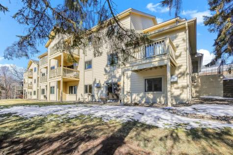 1581 Wheelock Lane Saint Paul MN 55117
