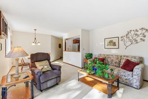 1581 Wheelock Lane Saint Paul MN 55117