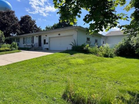 207 N Pine Street Caledonia MN 55921