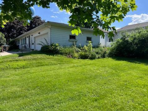 207 N Pine Street Caledonia MN 55921