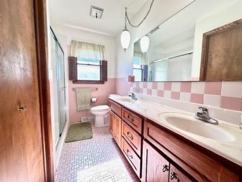 207 N Pine Street Caledonia MN 55921