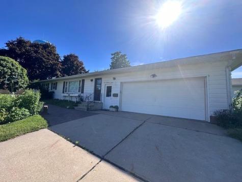 207 N Pine Street Caledonia MN 55921