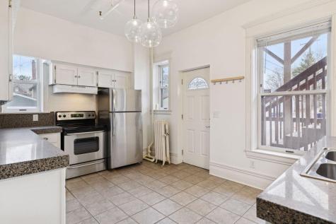 69 Milton Street N Saint Paul MN 55104