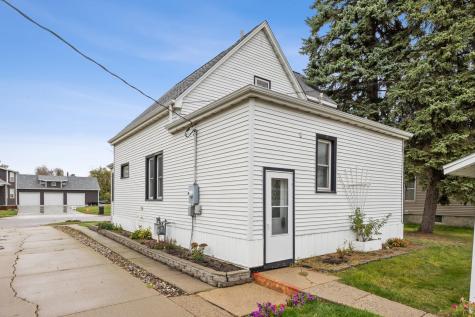 407 1st Avenue SE Dilworth MN 56529