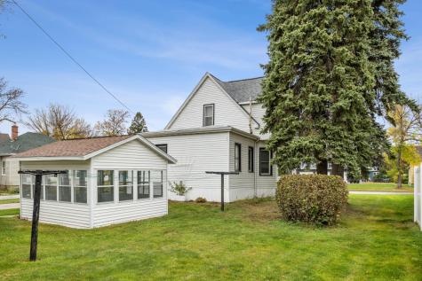 407 1st Avenue SE Dilworth MN 56529