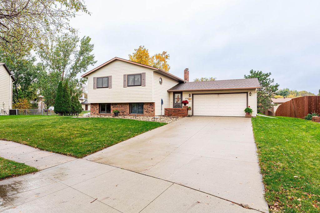 1725 Whitestone Circle S Fargo ND 58103