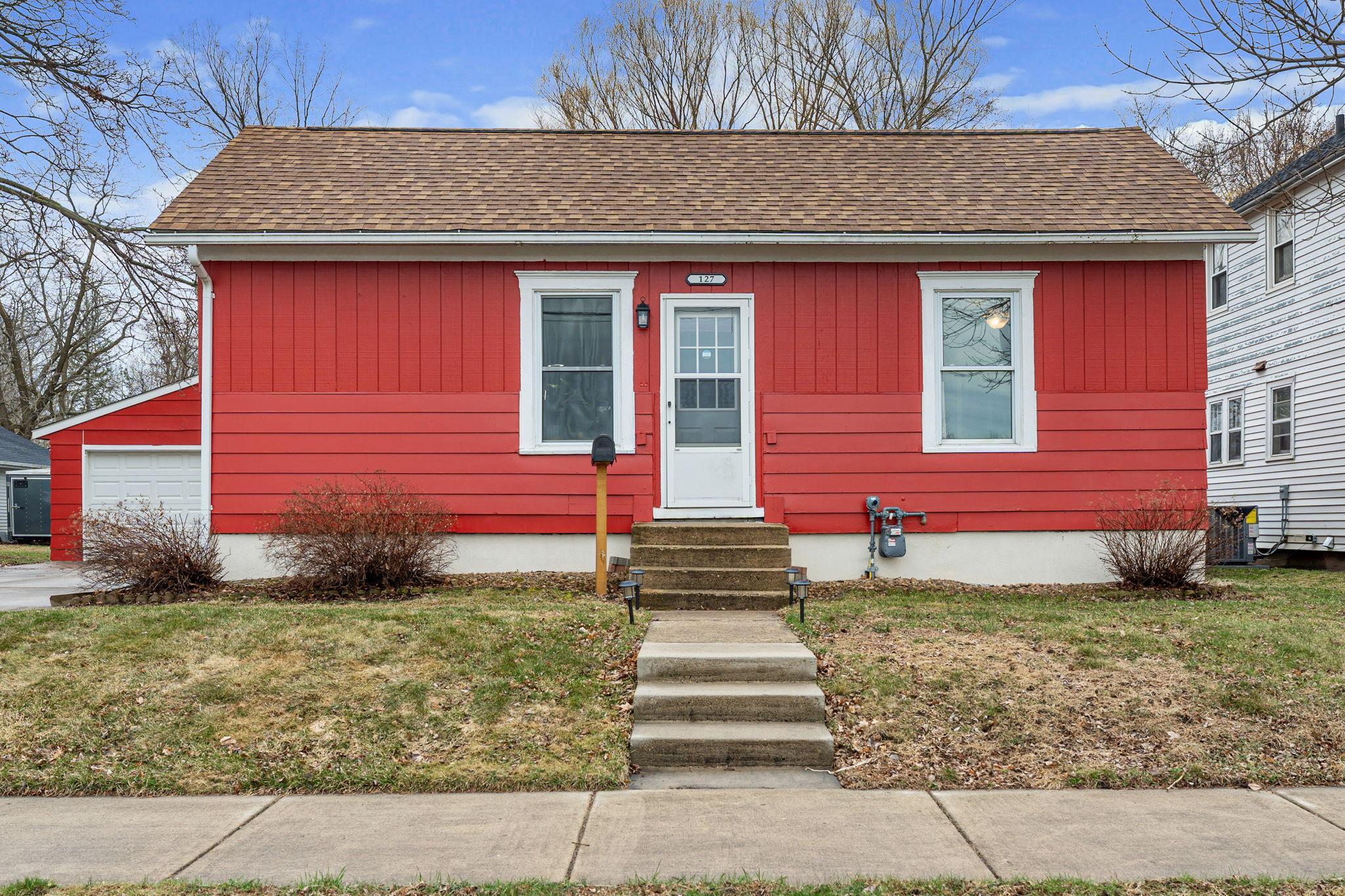 127 E Mckinley Street Owatonna MN 55060