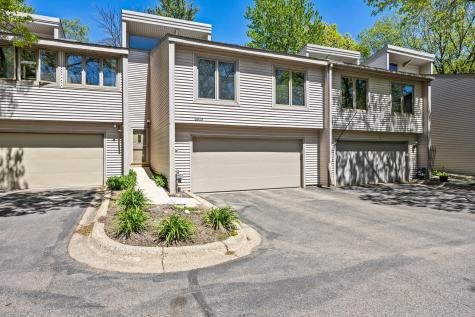 8405 137th Court Apple Valley MN 55124