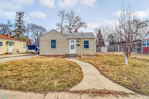 422 Dudrey Court Moorhead MN 56560