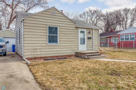 422 Dudrey Court Moorhead MN 56560