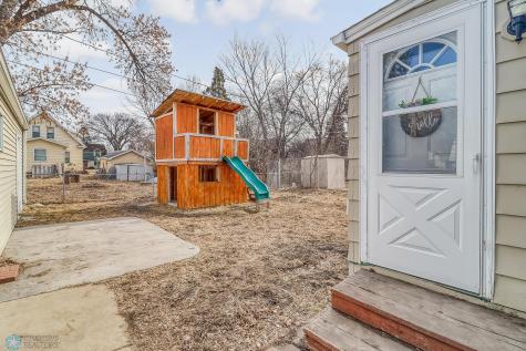 422 Dudrey Court Moorhead MN 56560