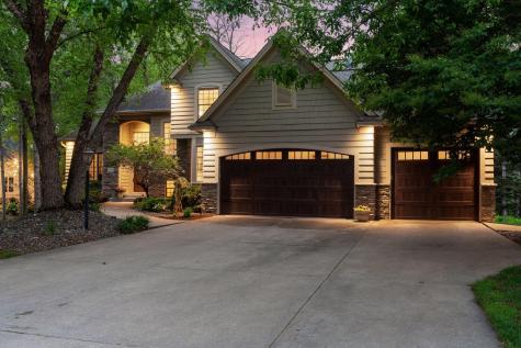 9001 Springwood Drive Woodbury MN 55125