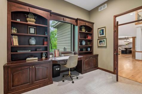 9001 Springwood Drive Woodbury MN 55125