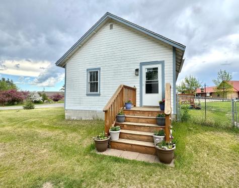 17 Balsam Avenue NW Menahga MN 56464