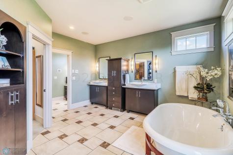 6108 Silverleaf Drive S Fargo ND 58104
