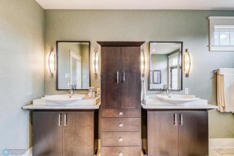 6108 Silverleaf Drive S Fargo ND 58104