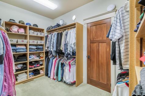 6108 Silverleaf Drive S Fargo ND 58104