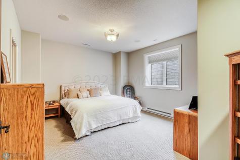 6108 Silverleaf Drive S Fargo ND 58104