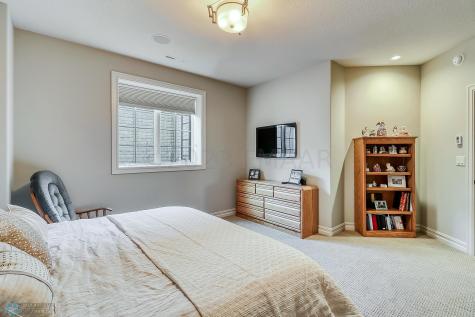 6108 Silverleaf Drive S Fargo ND 58104