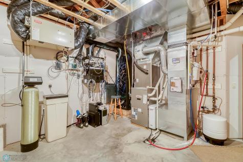 6108 Silverleaf Drive S Fargo ND 58104