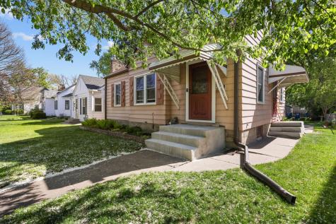 3738 Noble Avenue N Robbinsdale MN 55422