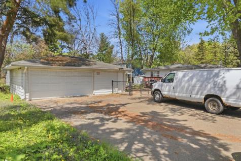 1122 County Road C E Maplewood MN 55109