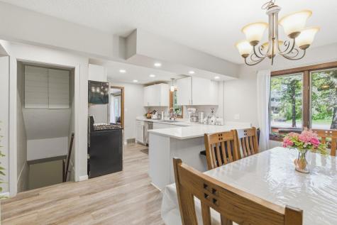 1122 County Road C E Maplewood MN 55109