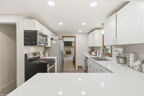 1122 County Road C E Maplewood MN 55109