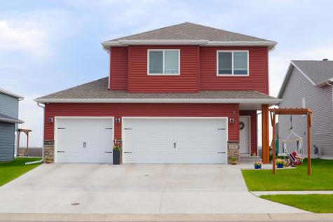 1045 46th Avenue S Moorhead MN 56560