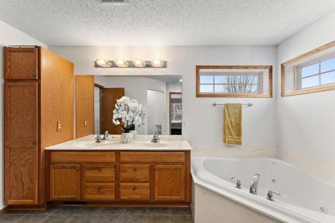 2430 Golf Drive Woodbury MN 55129