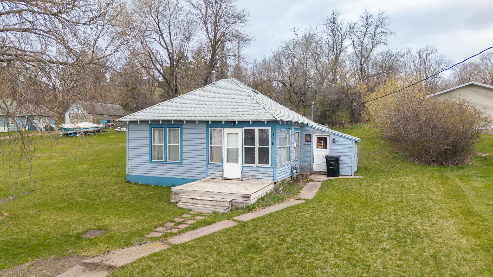 710 & 720 5th Street NW Valley City ND 58072