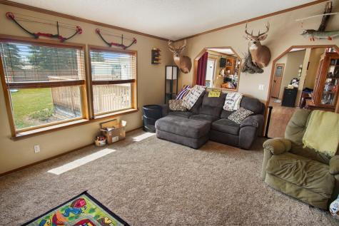 4 4th Avenue SE Gwinner ND 58040
