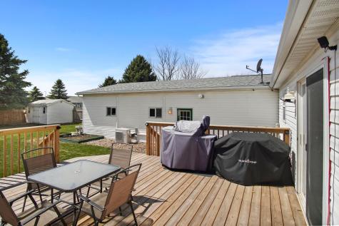 4 4th Avenue SE Gwinner ND 58040