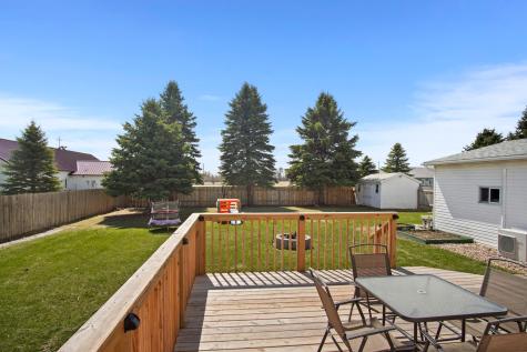4 4th Avenue SE Gwinner ND 58040