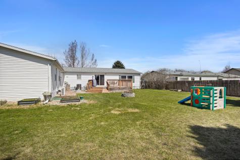 4 4th Avenue SE Gwinner ND 58040